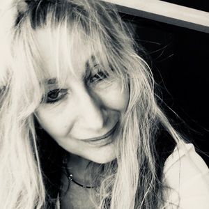 Meet your Posher, Carolyn